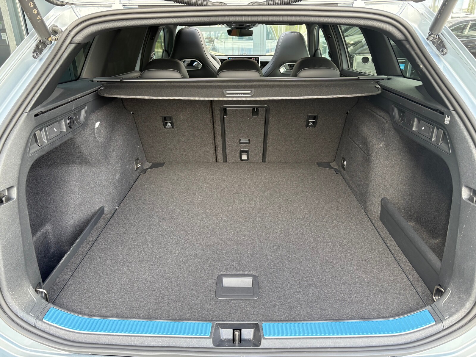 Volkswagen Passat Variant - zdjęcie 20