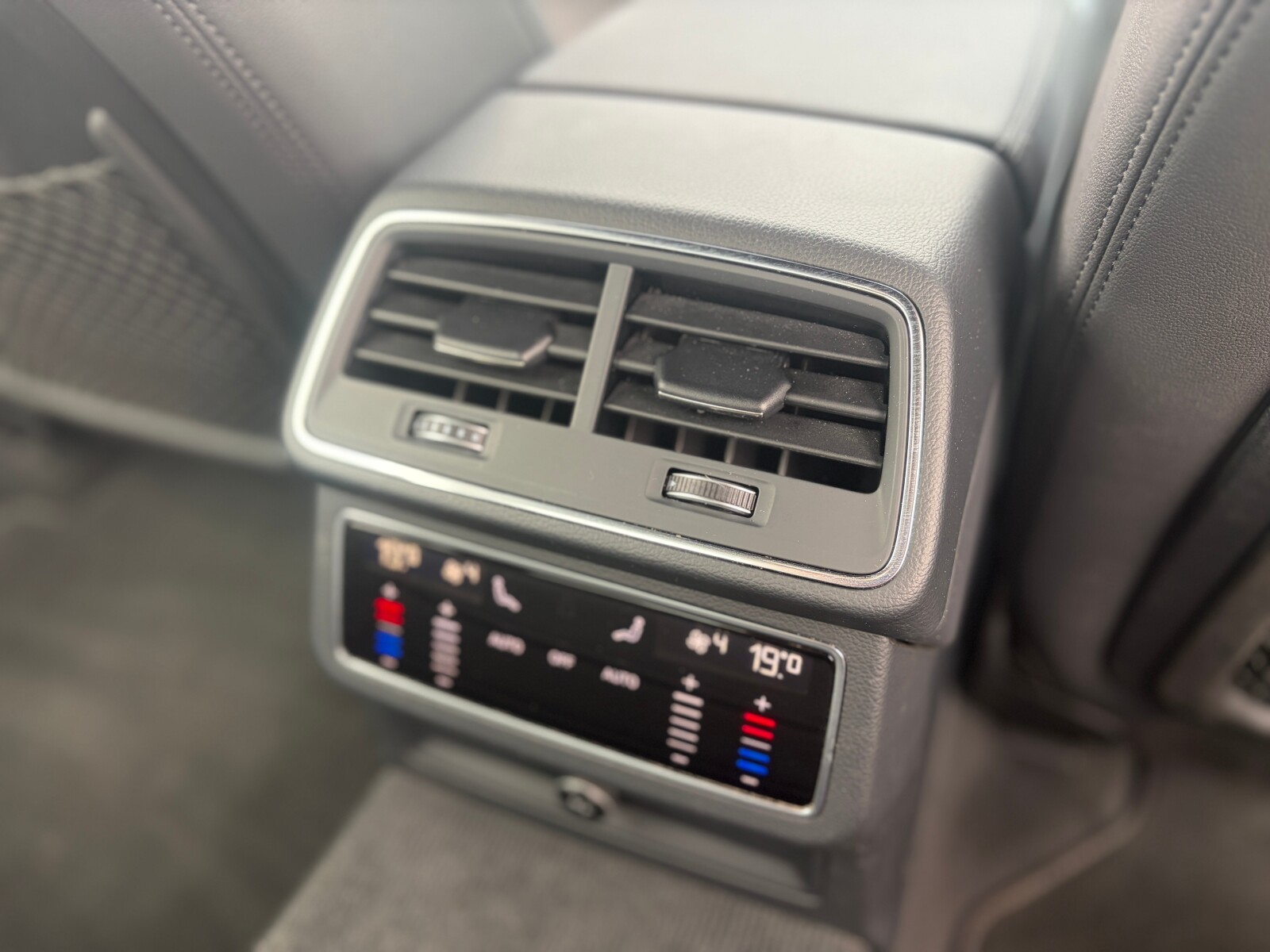Audi A6 Limousine - zdjęcie 27