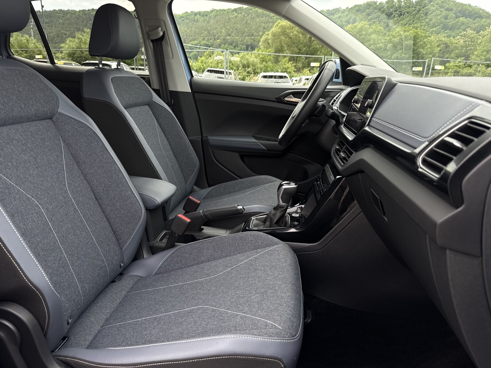 Volkswagen T-Cross - zdjęcie 14