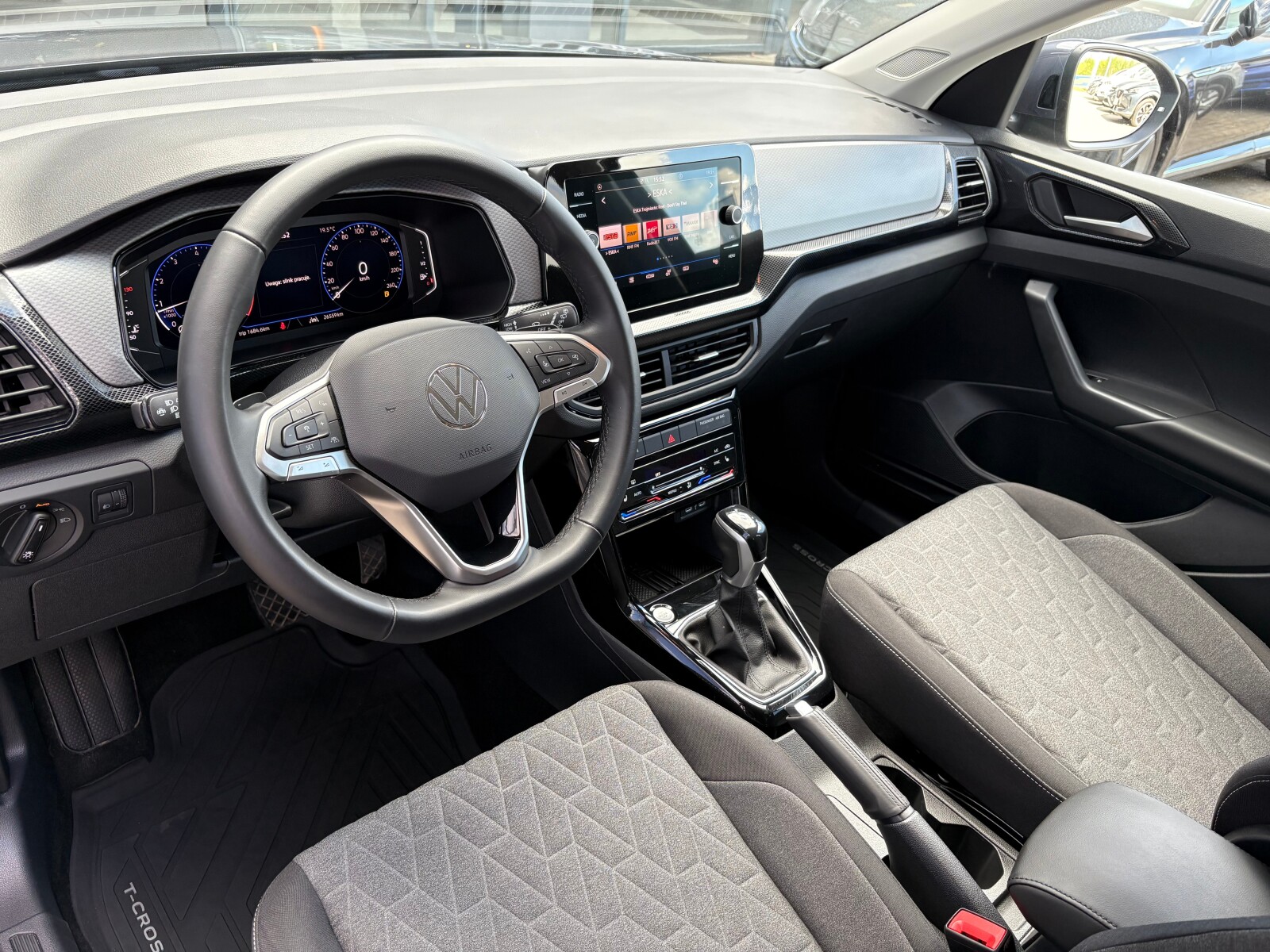 Volkswagen T-Cross - zdjęcie 12