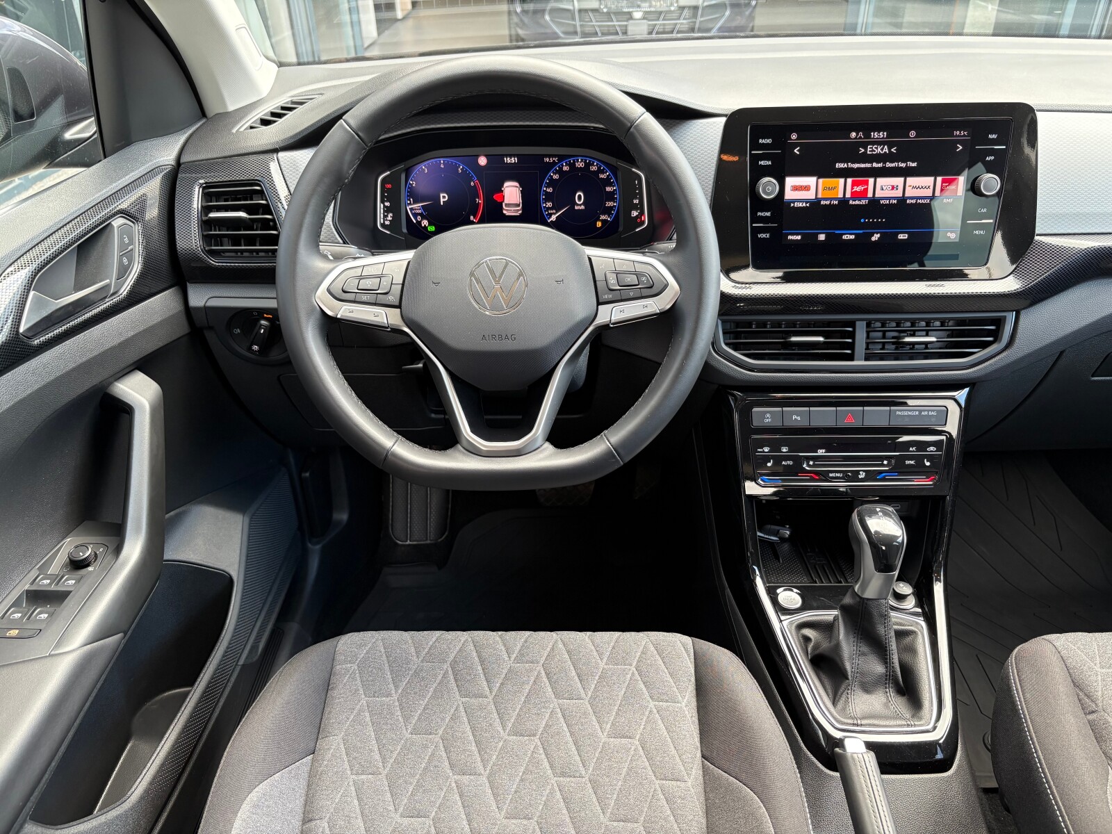 Volkswagen T-Cross - zdjęcie 11