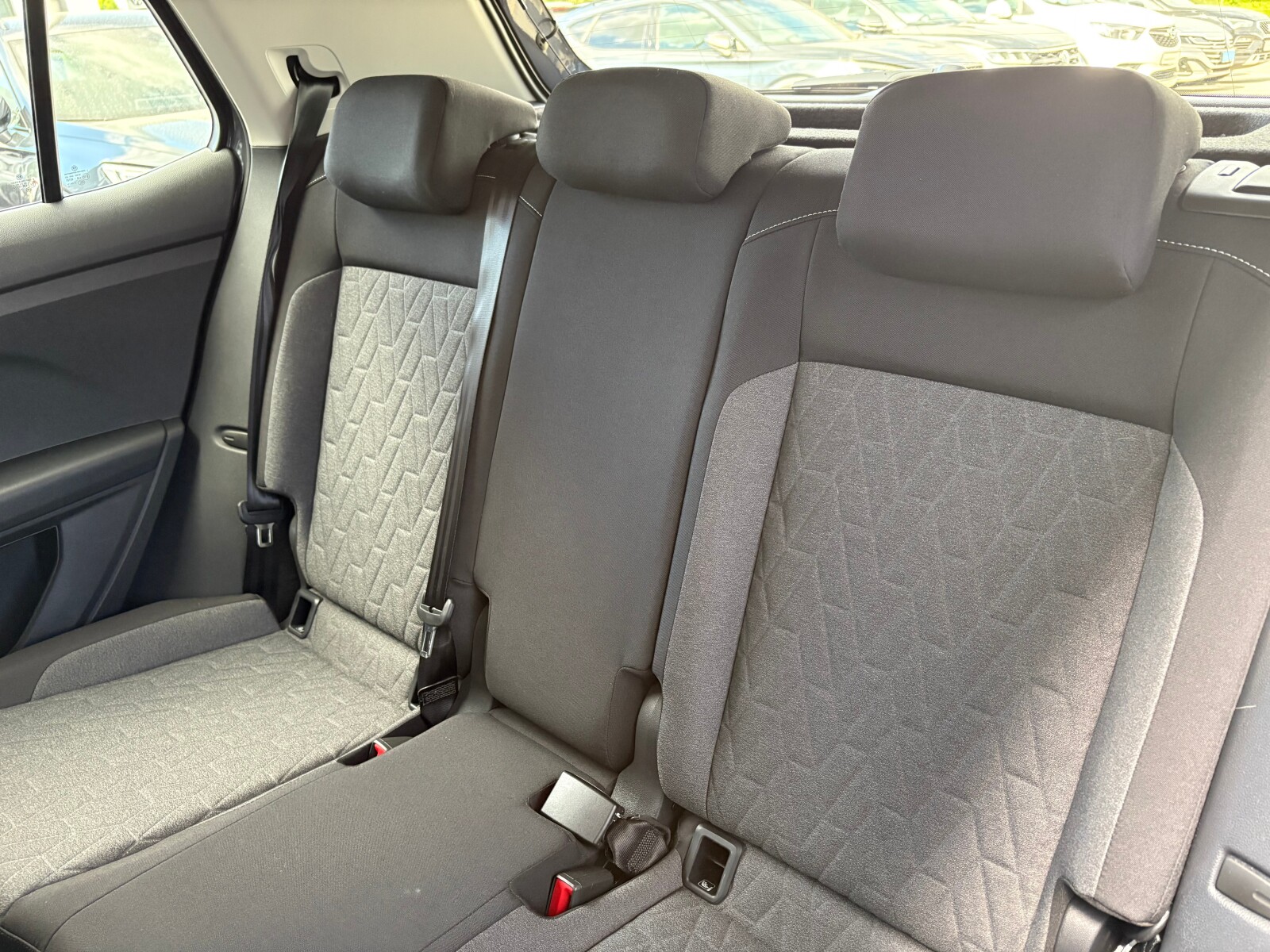 Volkswagen T-Cross - zdjęcie 14