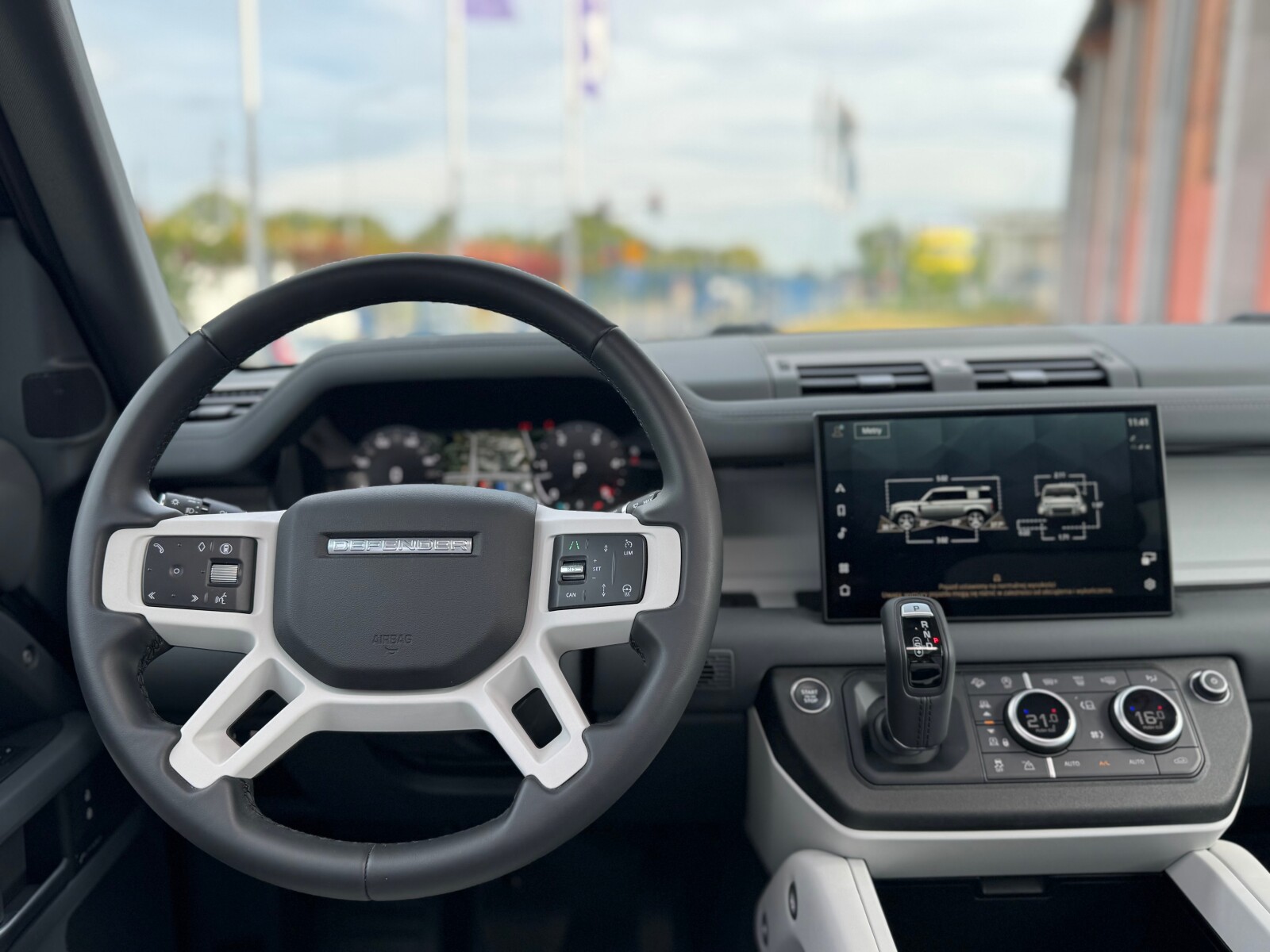 Land Rover Defender - zdjęcie 26
