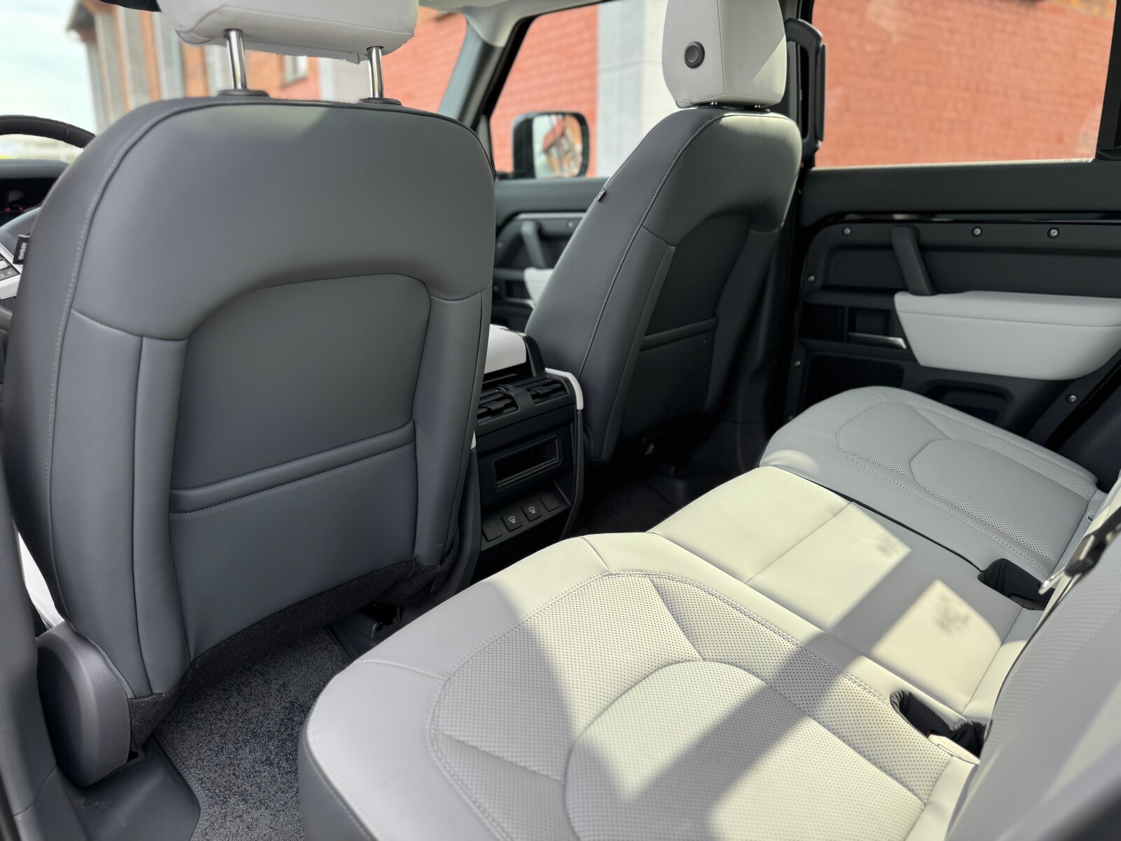Land Rover Defender - zdjęcie 29