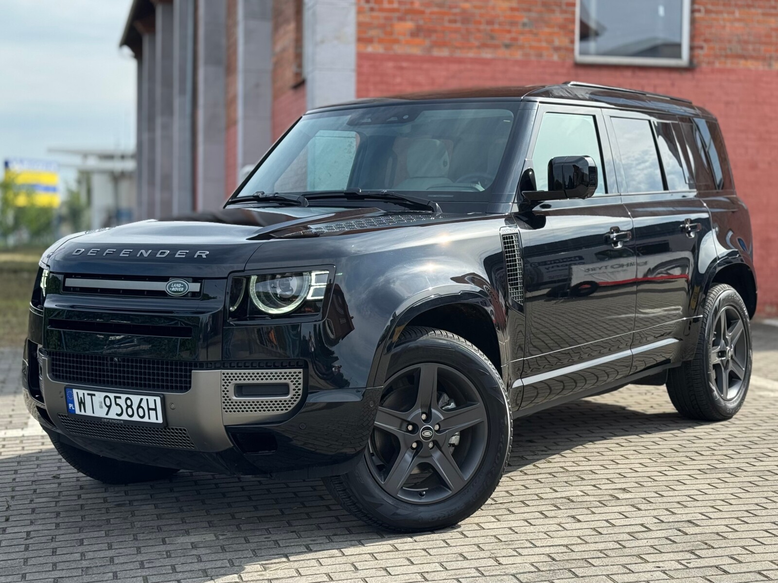 Land Rover Defender - zdjęcie 1