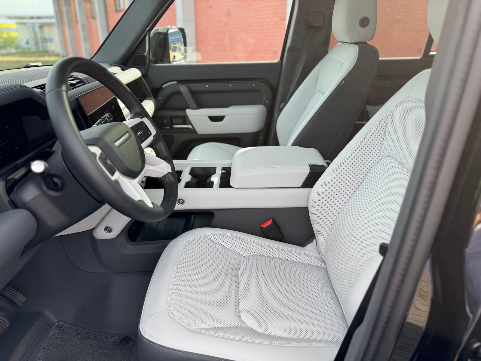 Land Rover Defender - zdjęcie 8