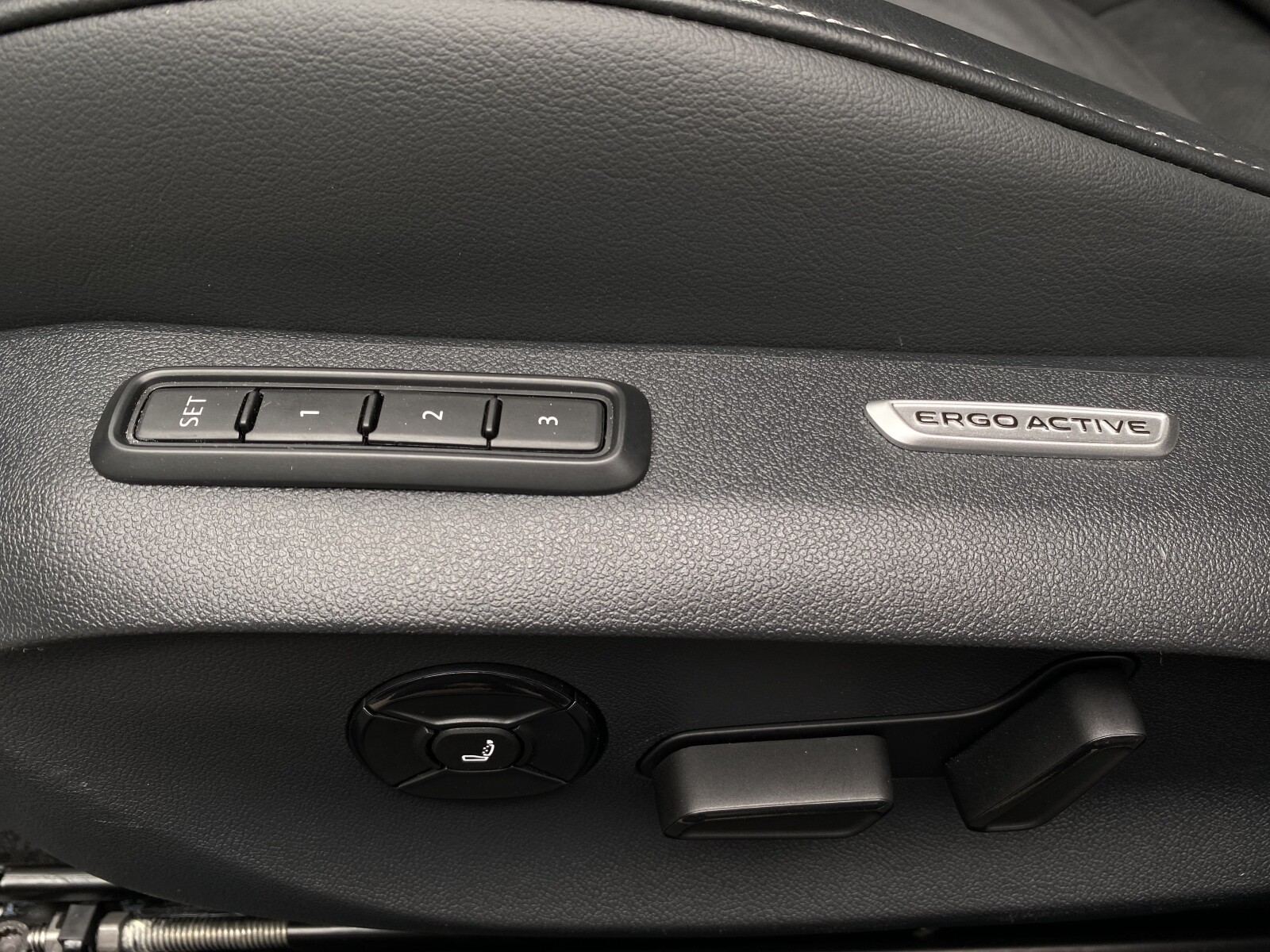 Volkswagen Passat Variant - zdjęcie 12