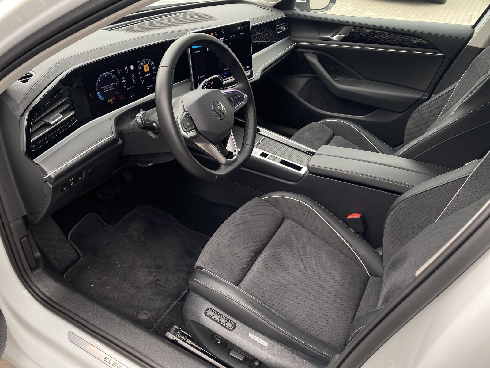 Volkswagen Passat Variant - zdjęcie 9