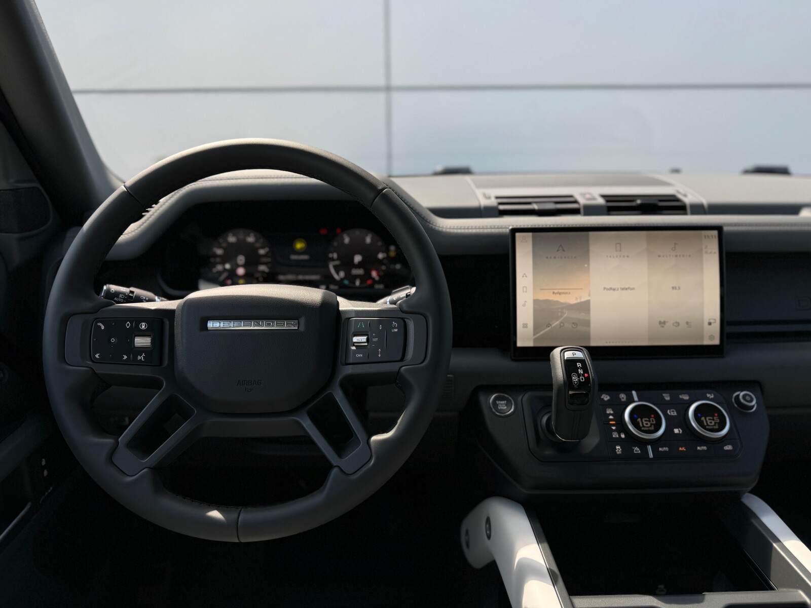 Land Rover Defender 110 - zdjęcie 11