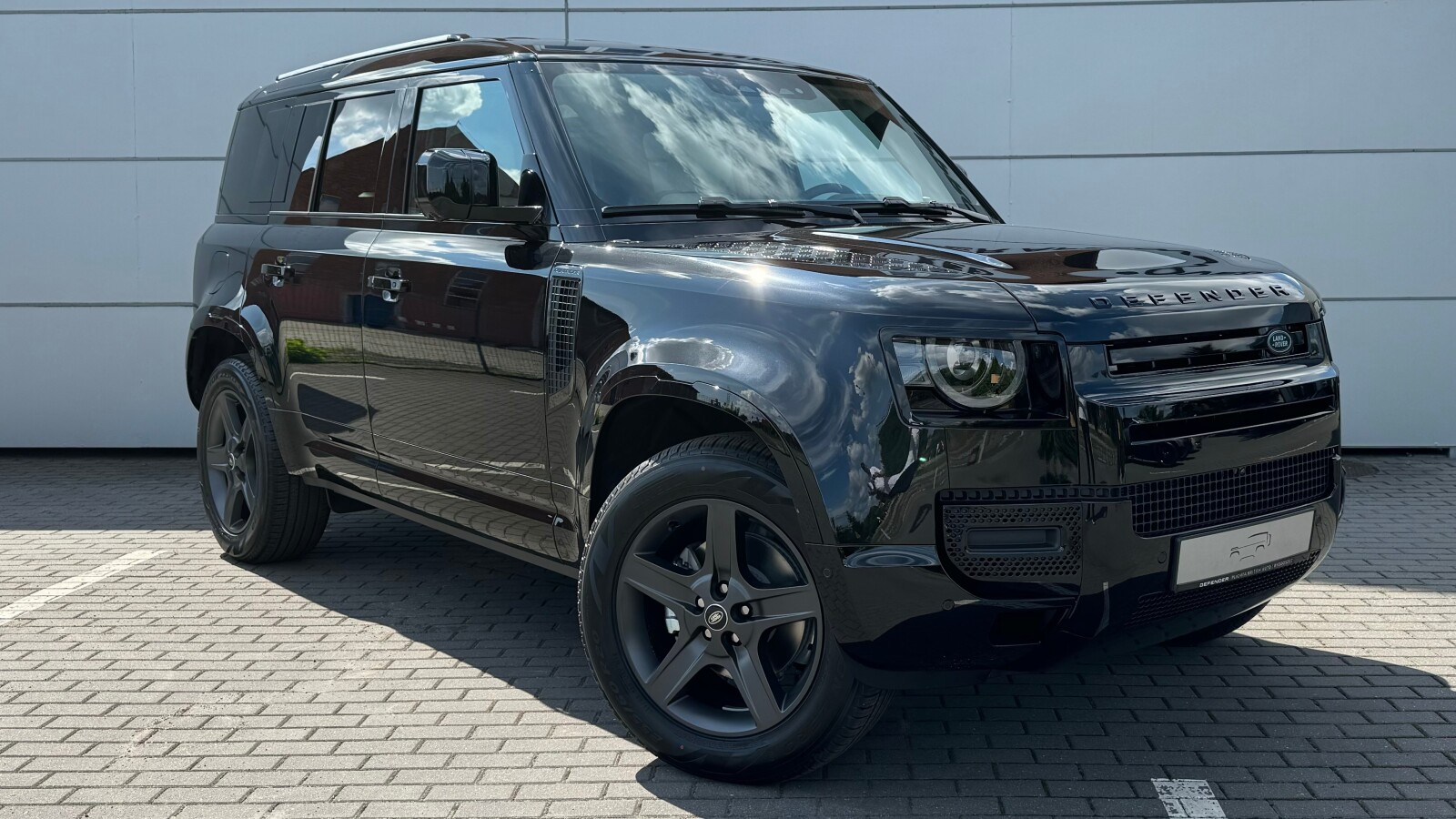 Land Rover Defender 110 - zdjęcie 1
