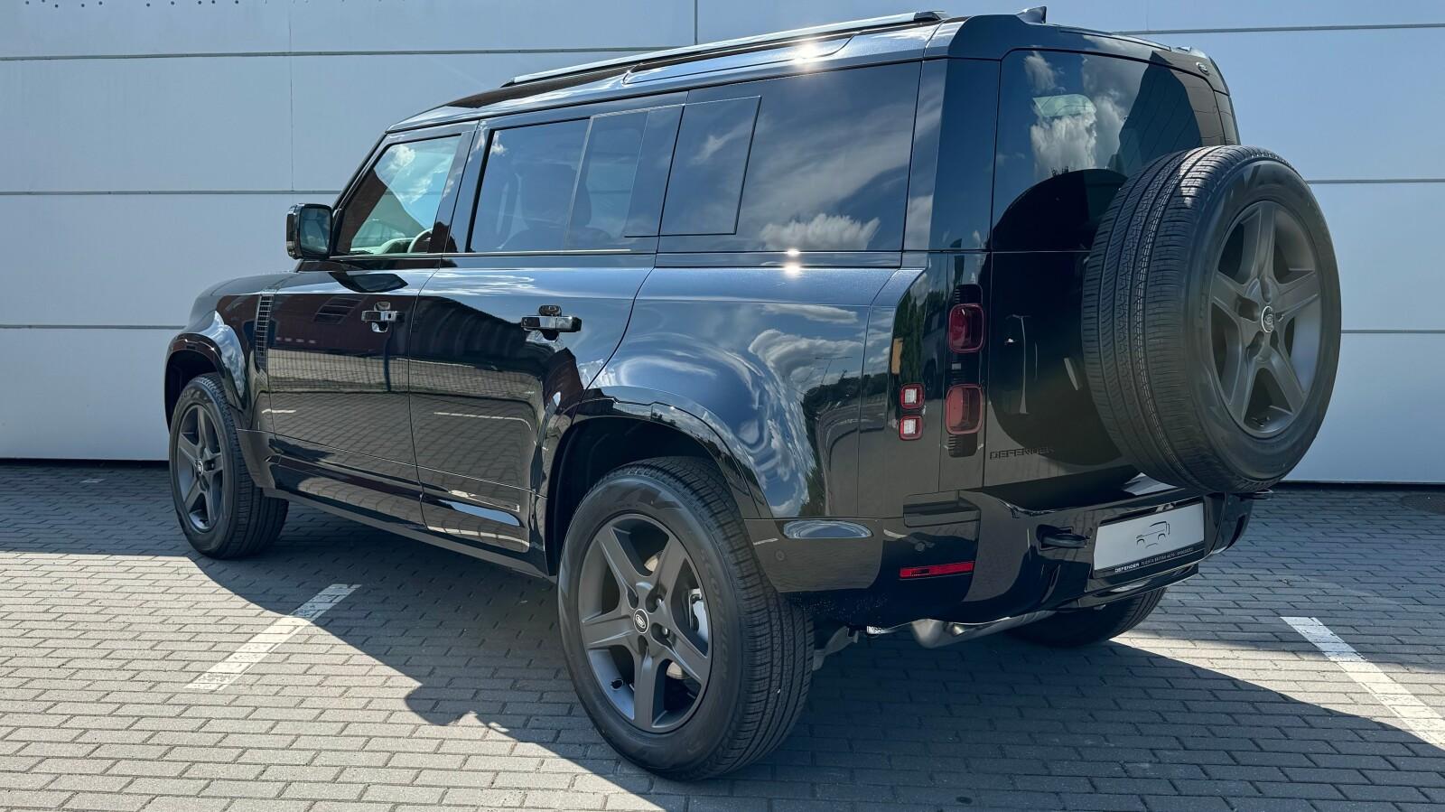 Land Rover Defender 110 - zdjęcie 5
