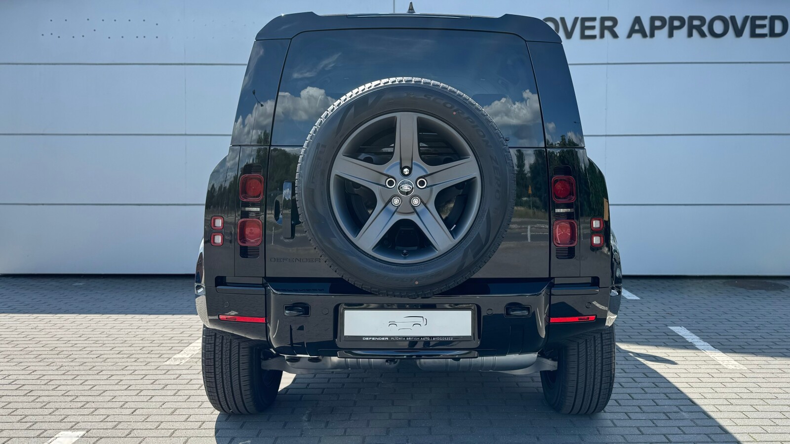 Land Rover Defender 110 - zdjęcie 6
