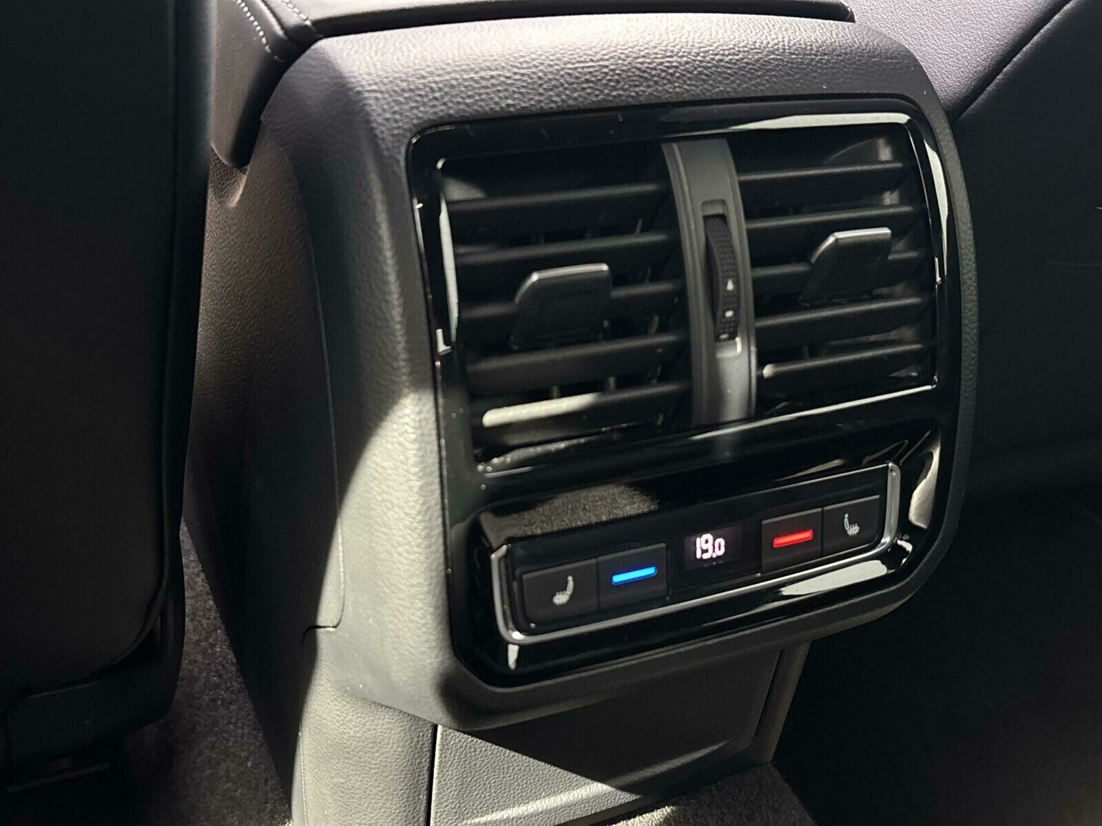 Volkswagen Arteon - zdjęcie 32