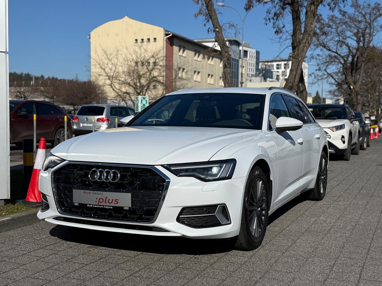 Audi A6 Avant - zdjęcie 11