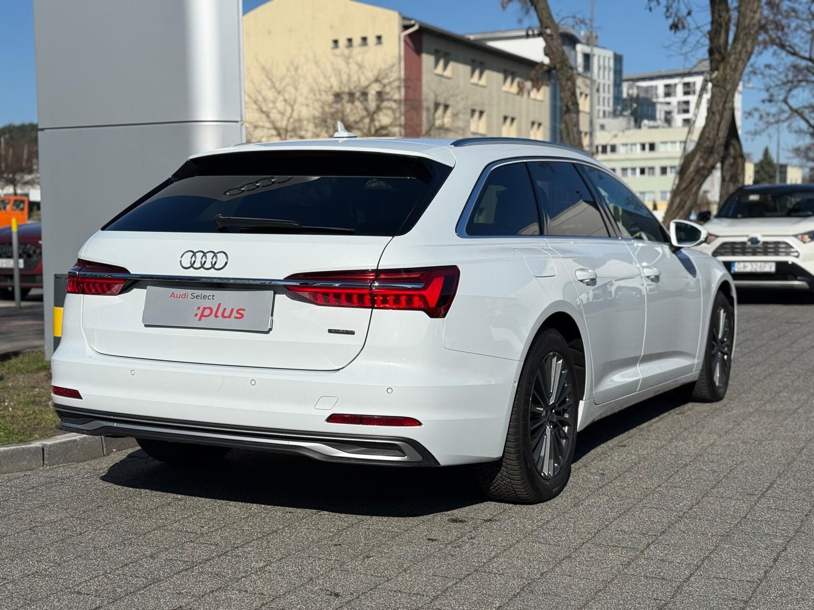 Audi A6 Avant - zdjęcie 9