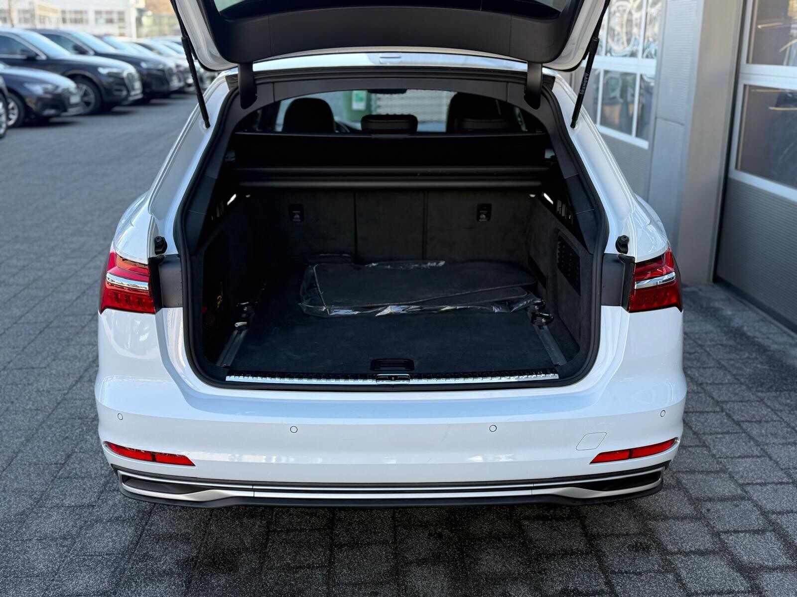 Audi A6 Avant - zdjęcie 12