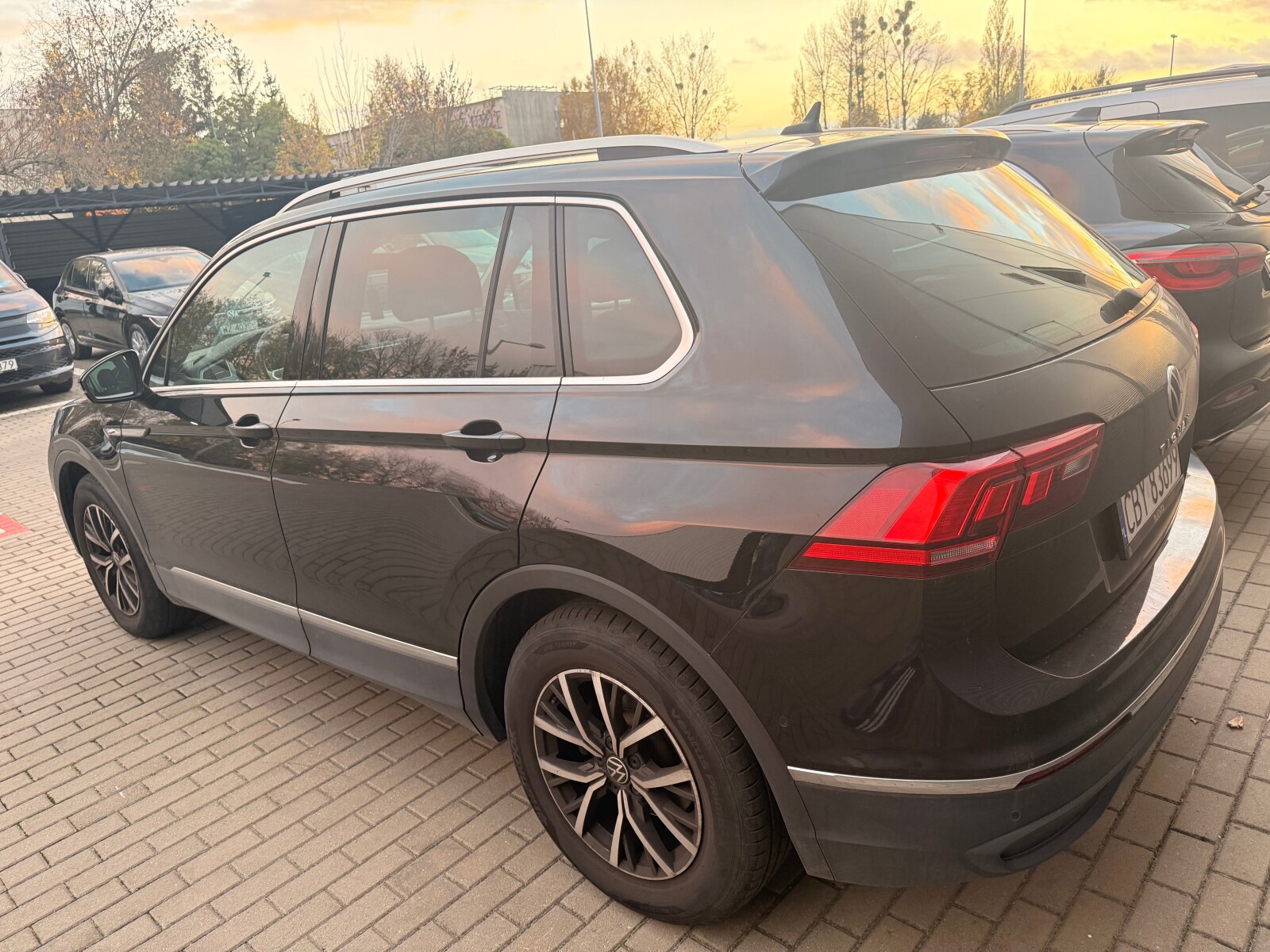 Volkswagen Tiguan - zdjęcie 2