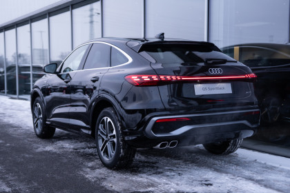 Od Ręki / Hak / Reflektory LED / Akt. Tempomat / Kamera / Park Assist