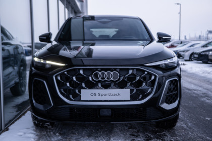 Od Ręki / Hak / Reflektory LED / Akt. Tempomat / Kamera / Park Assist