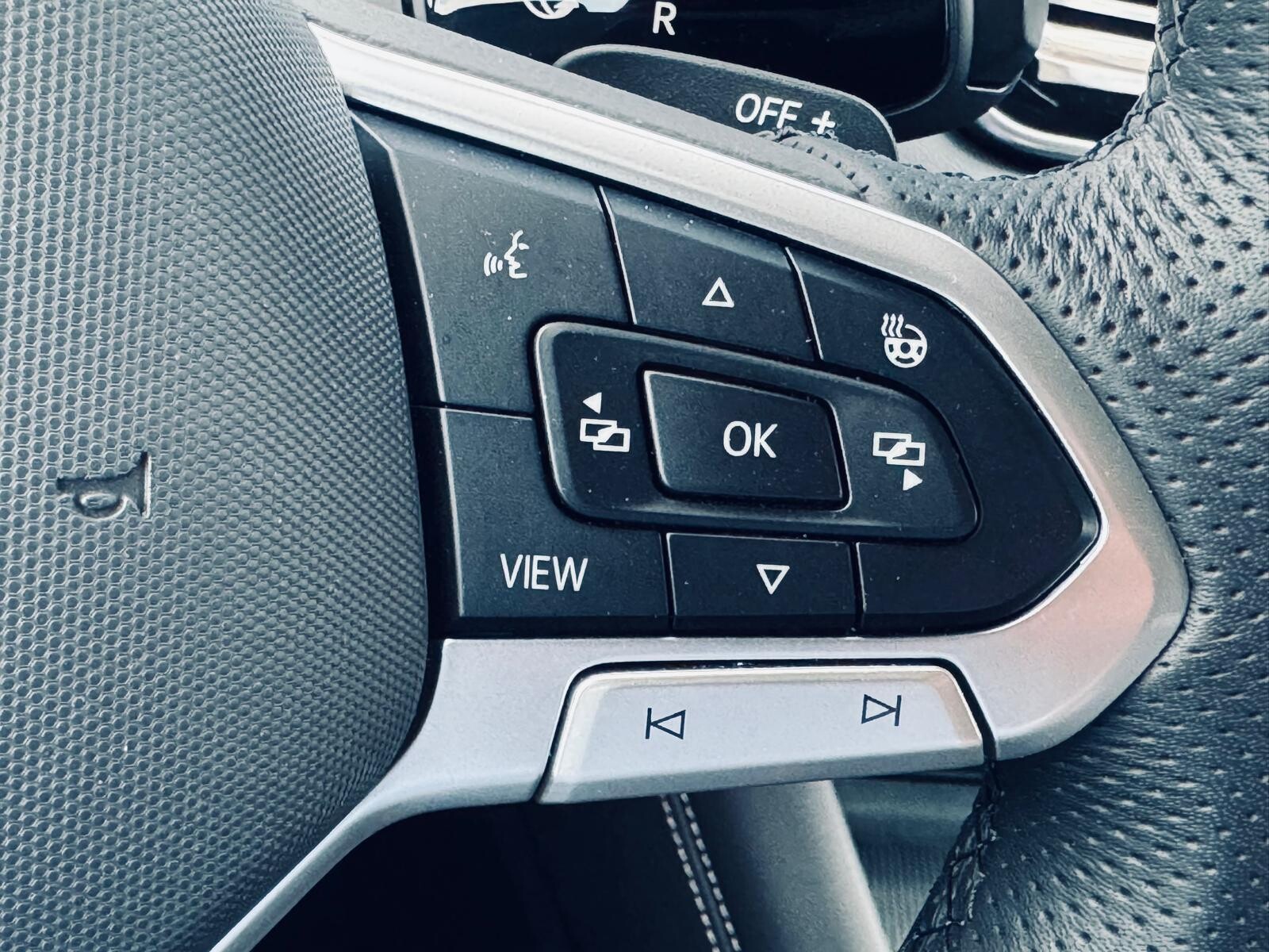 Volkswagen Tiguan - zdjęcie 20