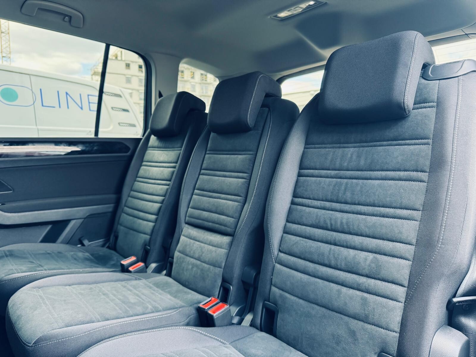 Volkswagen Touran - zdjęcie 18