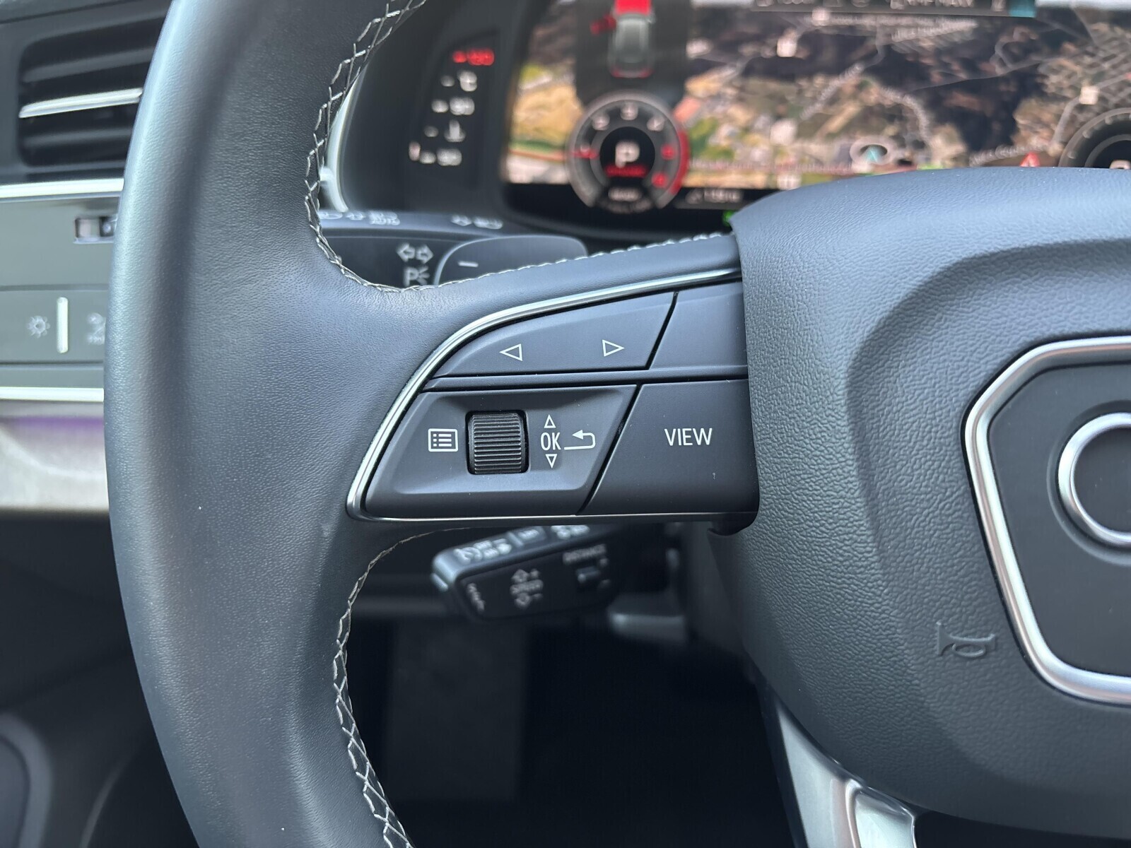 Audi Q8 - zdjęcie 11
