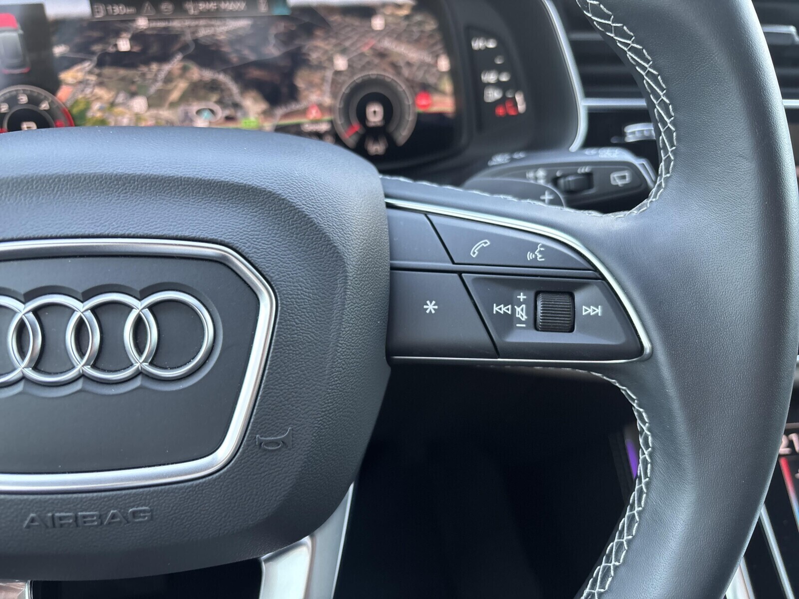 Audi Q8 - zdjęcie 14
