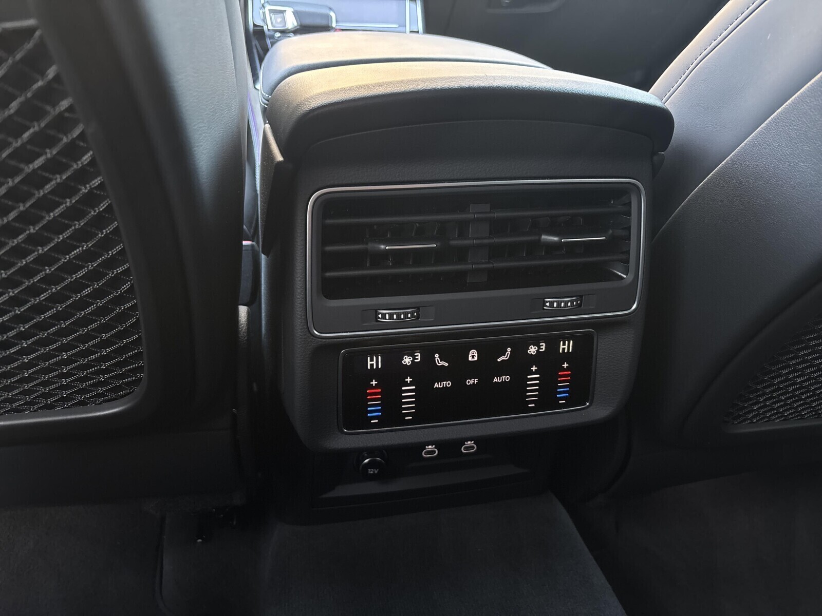 Audi Q8 - zdjęcie 32