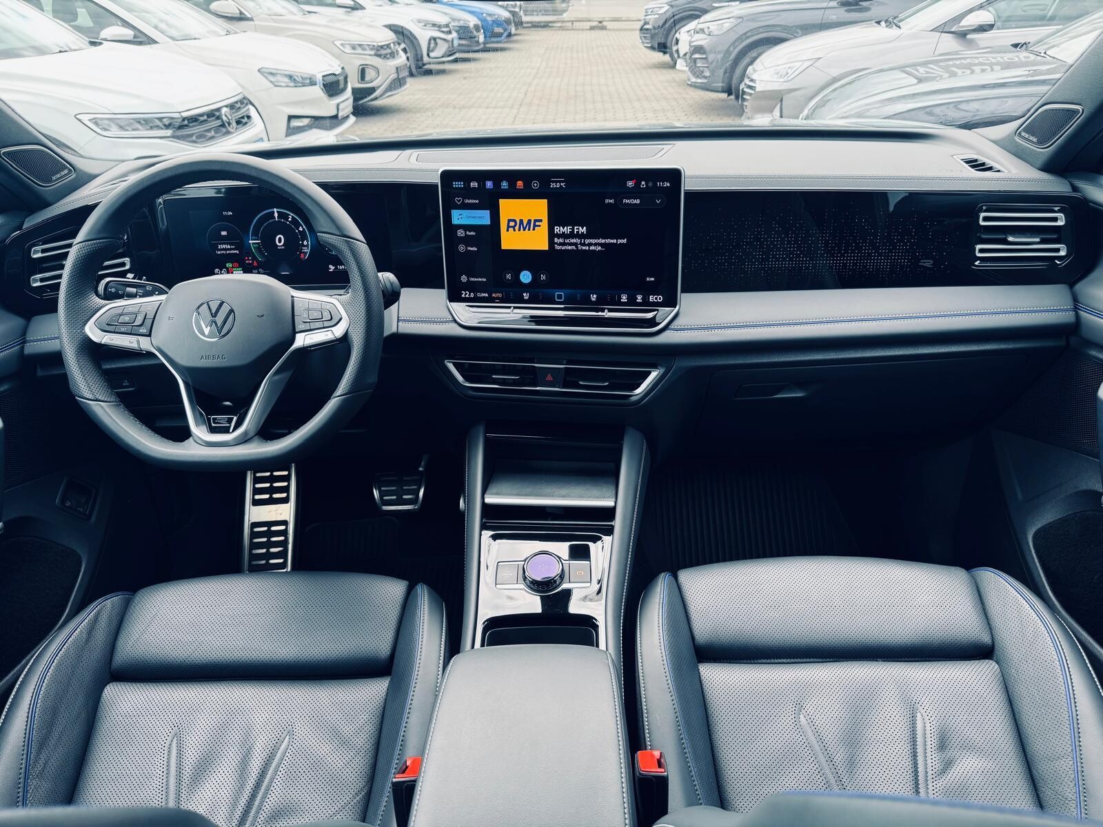 Volkswagen Tiguan - zdjęcie 22