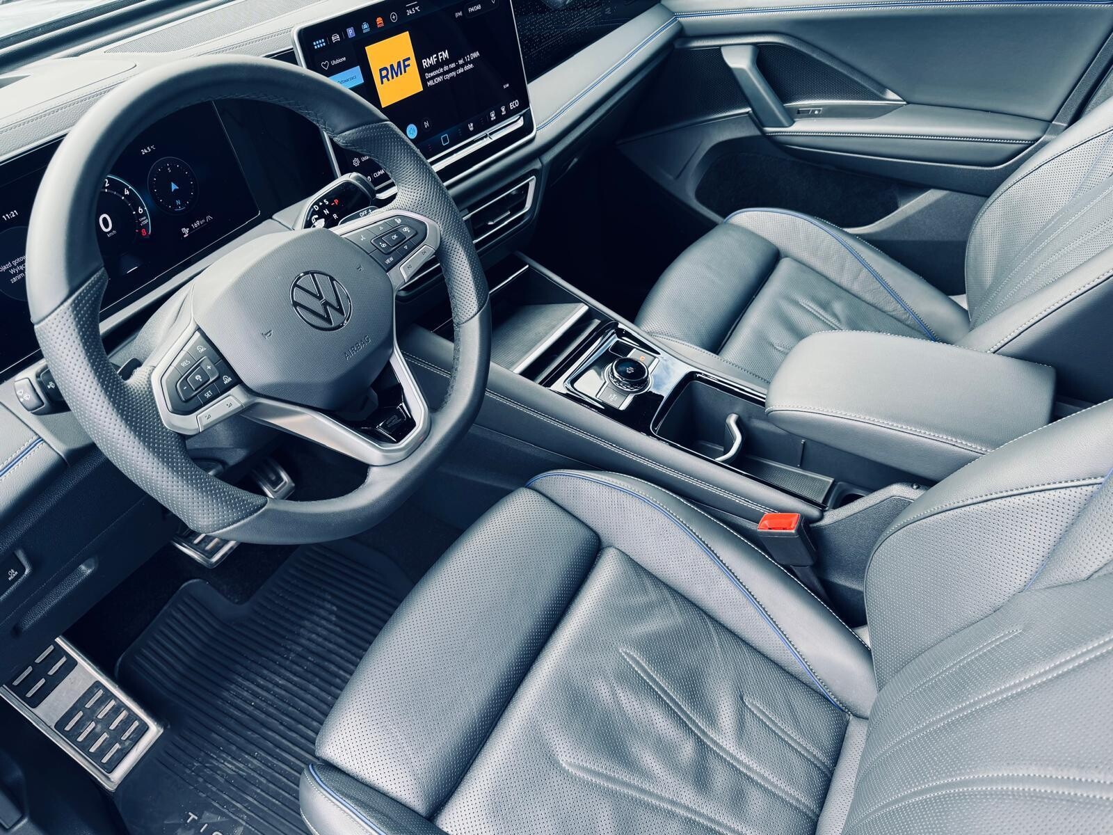 Volkswagen Tiguan - zdjęcie 13