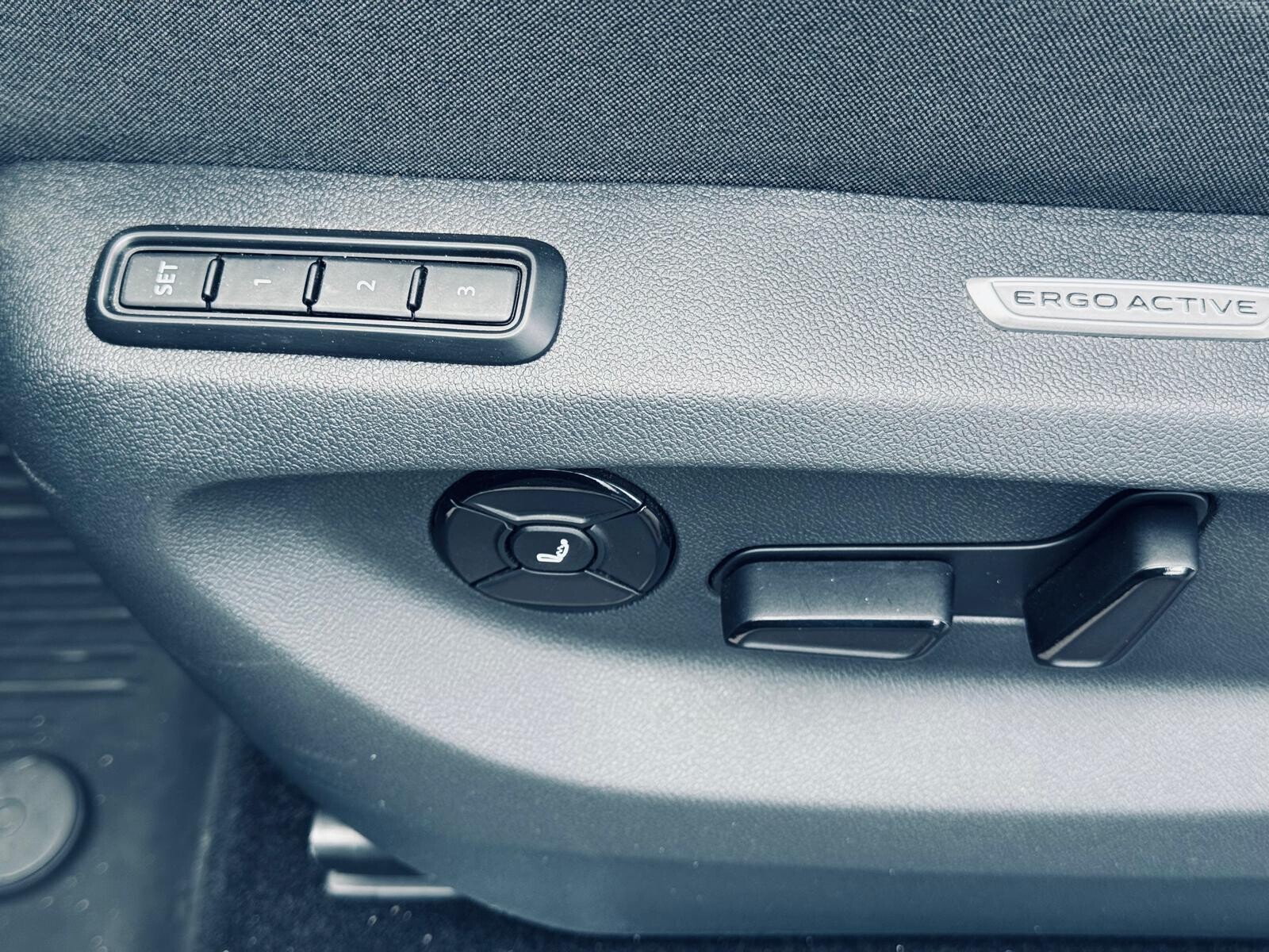 Volkswagen Tiguan - zdjęcie 14