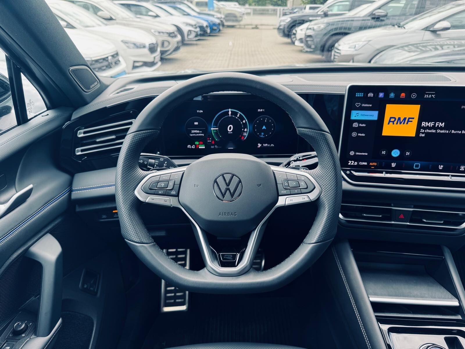 Volkswagen Tiguan - zdjęcie 23