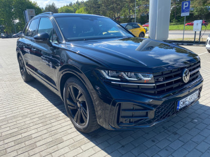 Od Ręki! | Dach Szklany | Skrętna Tylna Oś | Hak | R-line Black Style