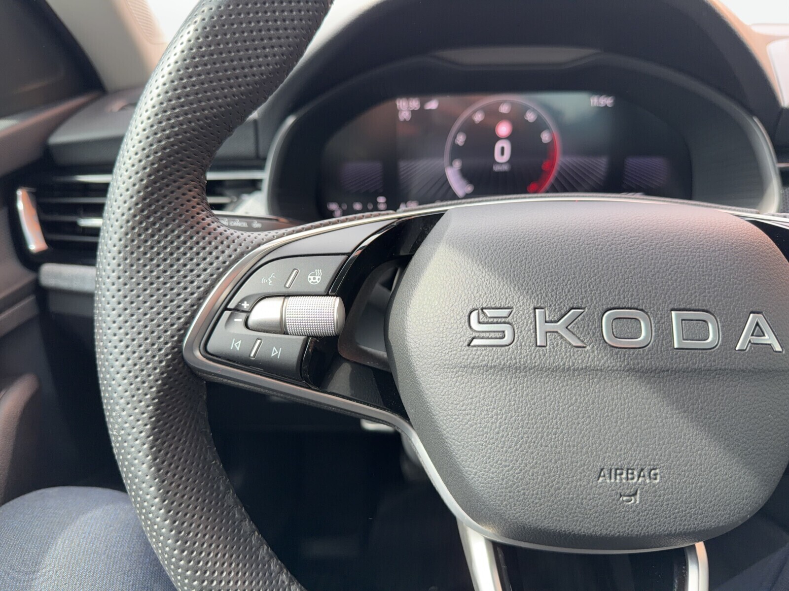 Škoda Kamiq - zdjęcie 15