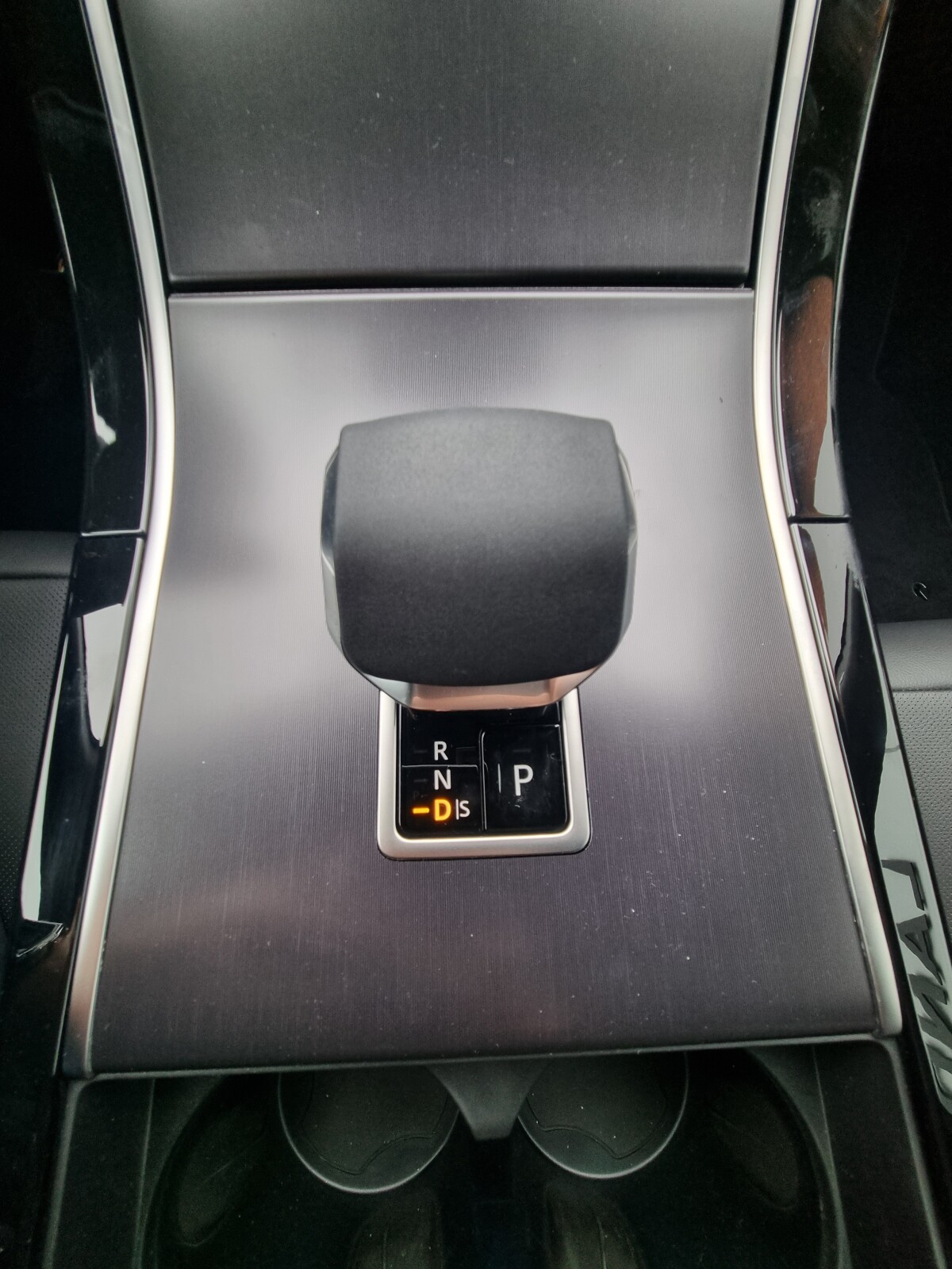 Land Rover Range Rover Velar - zdjęcie 11