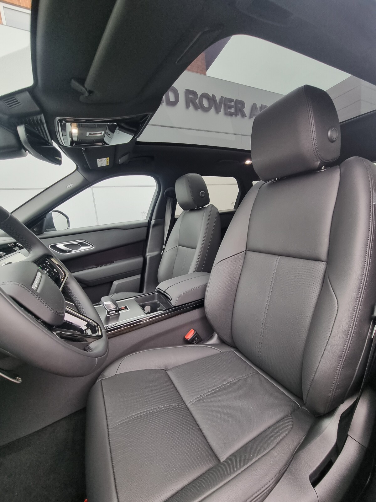 Land Rover Range Rover Velar - zdjęcie 8
