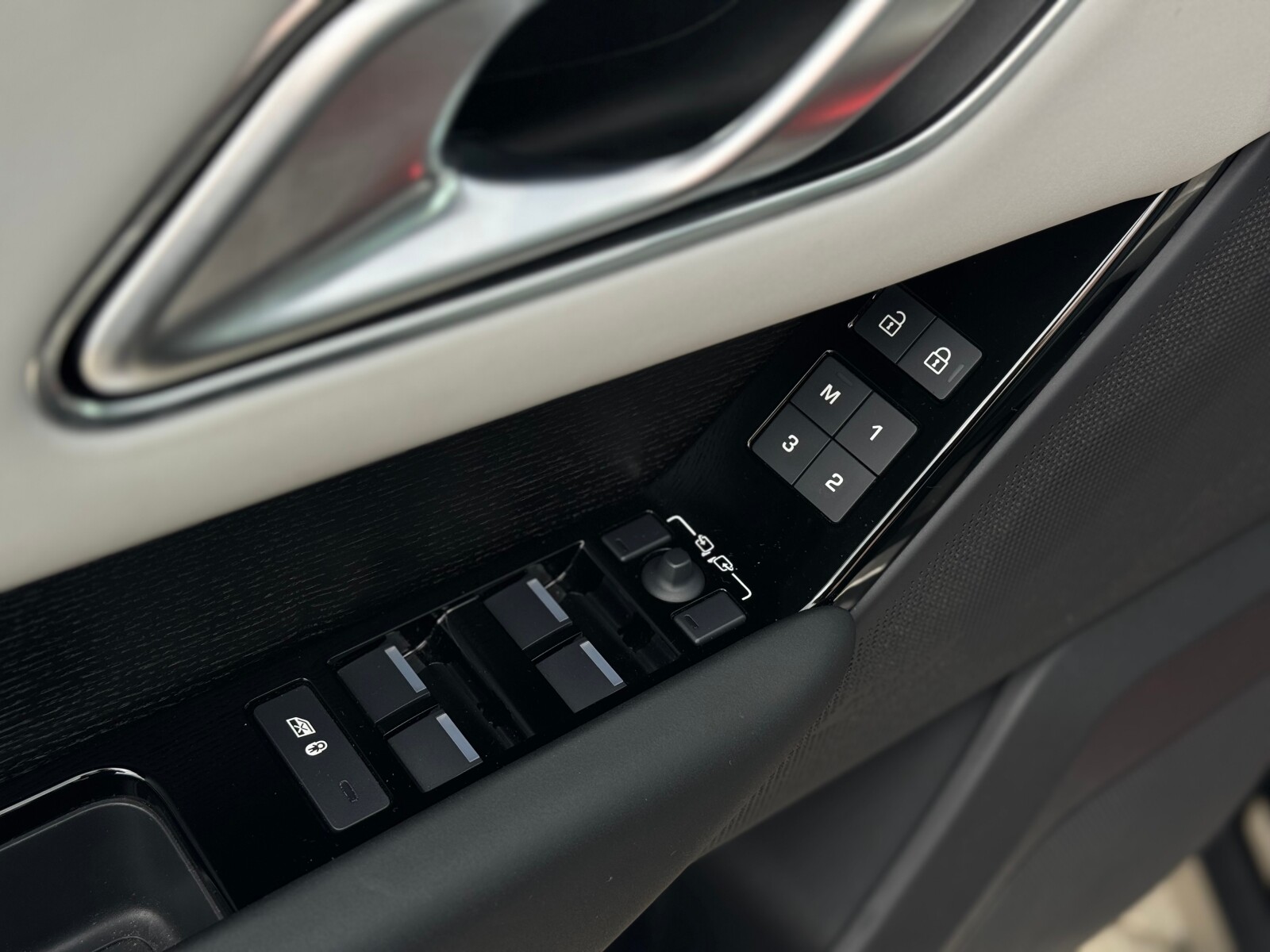 Land Rover Range Rover Velar - zdjęcie 7