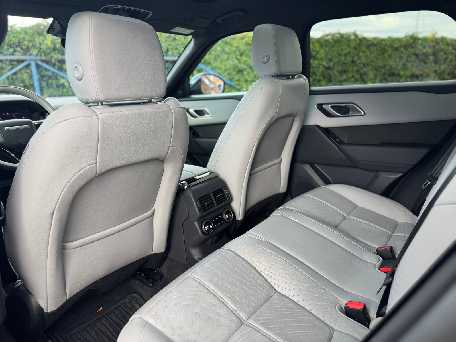 Land Rover Range Rover Velar - zdjęcie 23