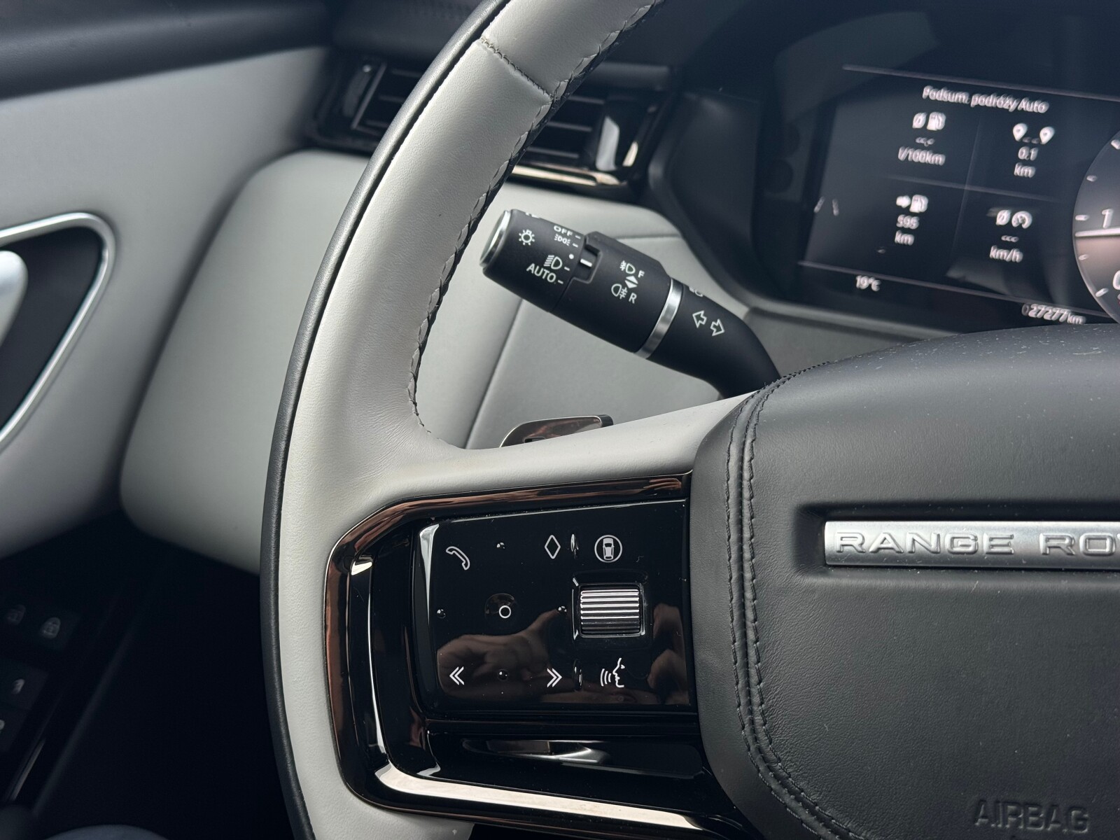 Land Rover Range Rover Velar - zdjęcie 8