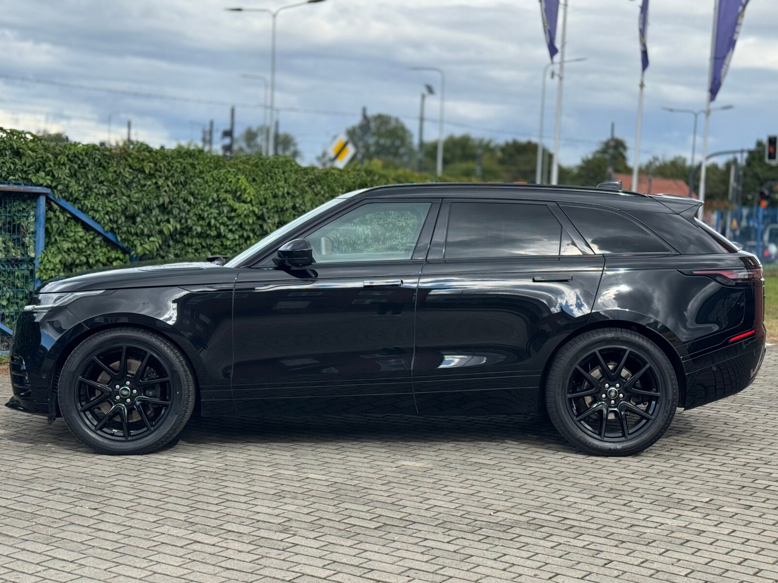 Land Rover Range Rover Velar - zdjęcie 2