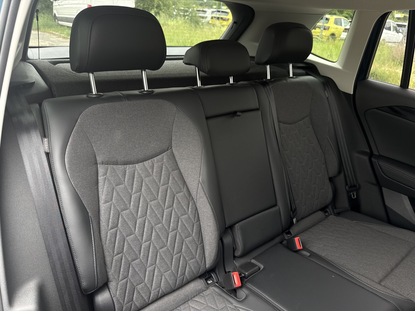Volkswagen Tiguan - zdjęcie 31
