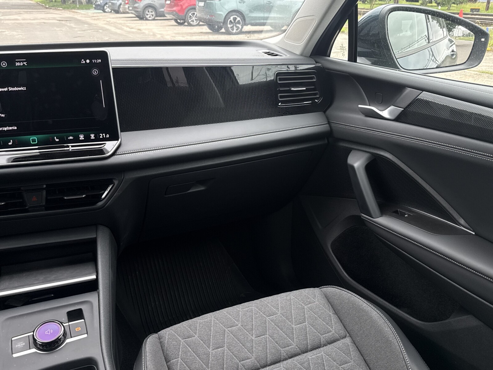 Volkswagen Tiguan - zdjęcie 11