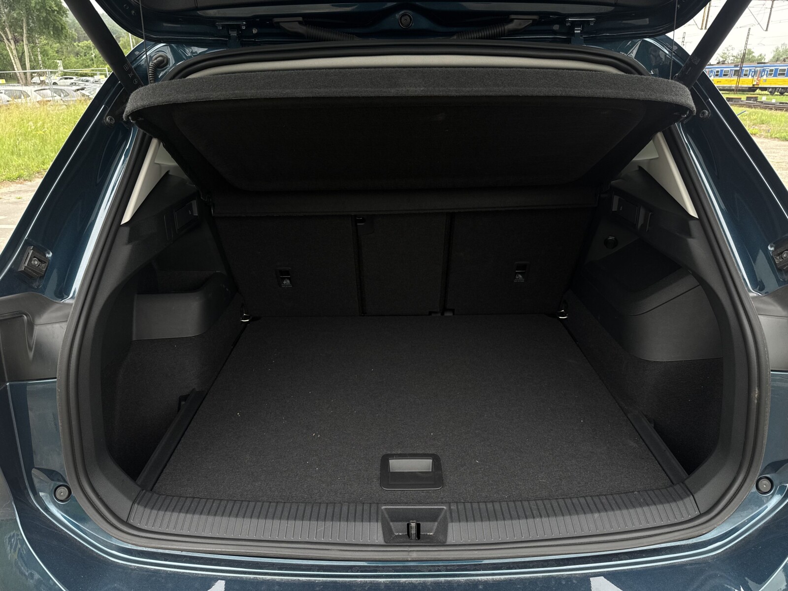 Volkswagen Tiguan - zdjęcie 34