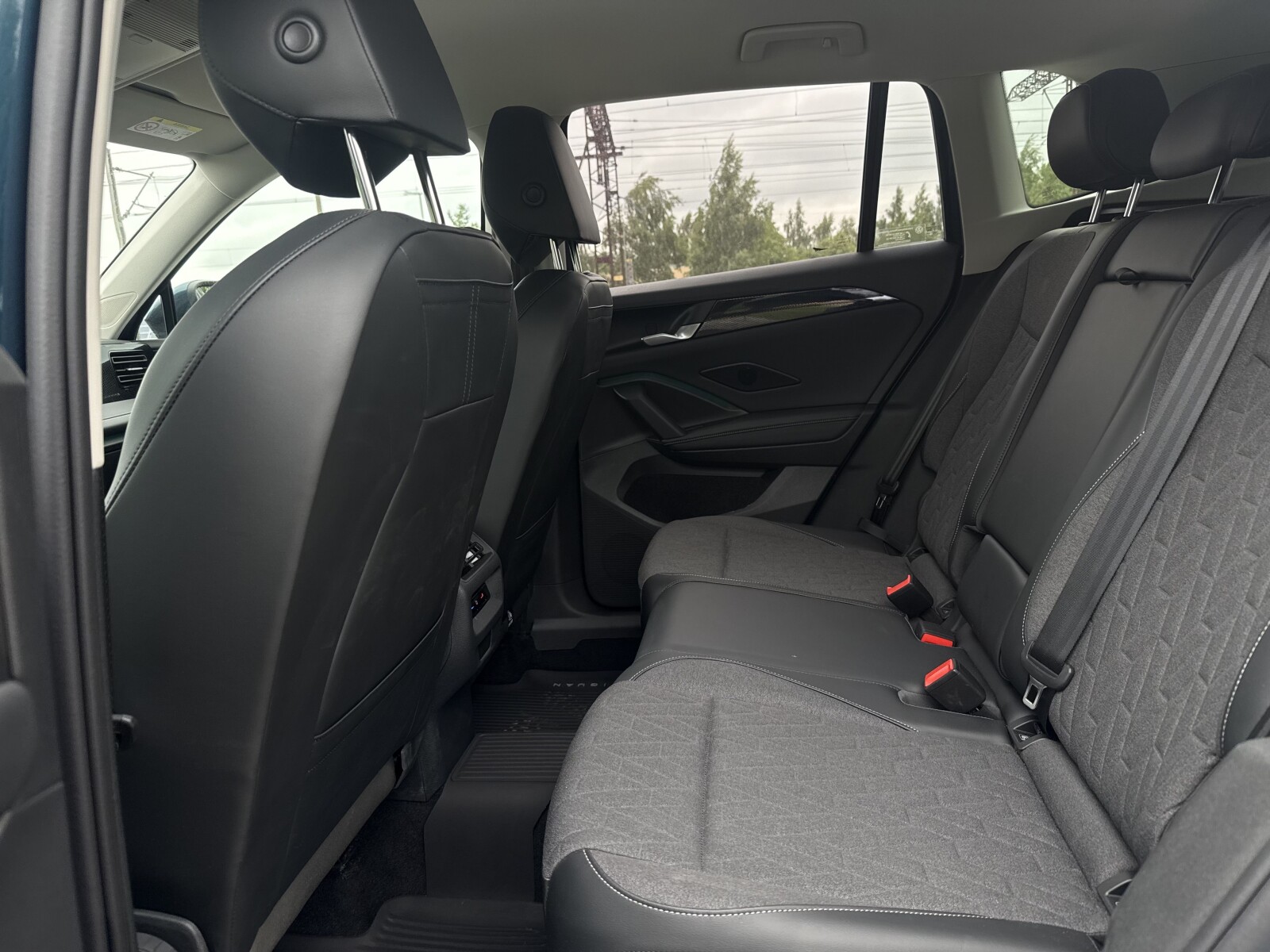 Volkswagen Tiguan - zdjęcie 29