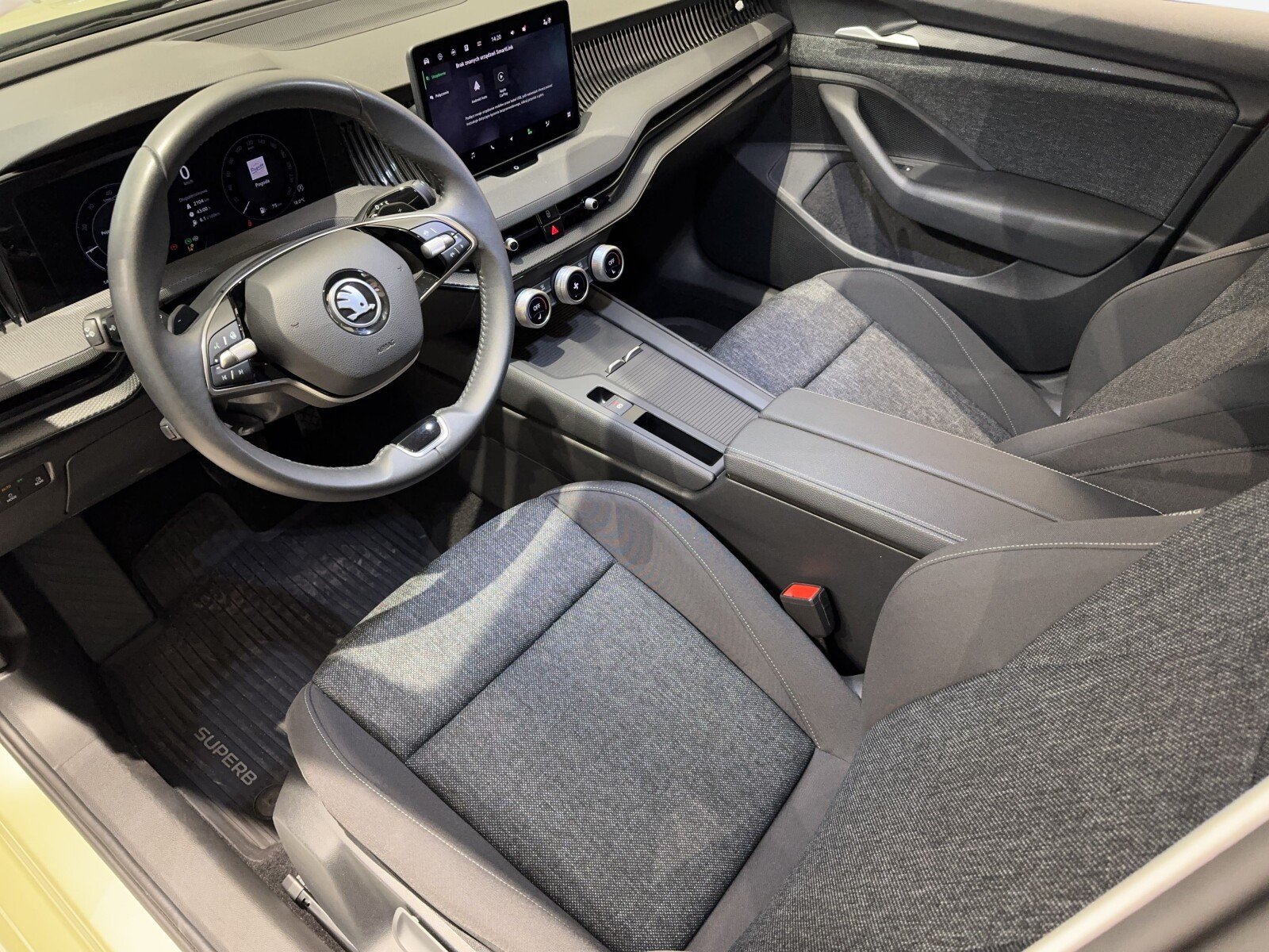 Škoda Superb Combi - zdjęcie 11