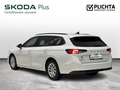 LED DSG Kamera Podrgzewane Fotele Tempomat Smartlink Asystenci FV23%