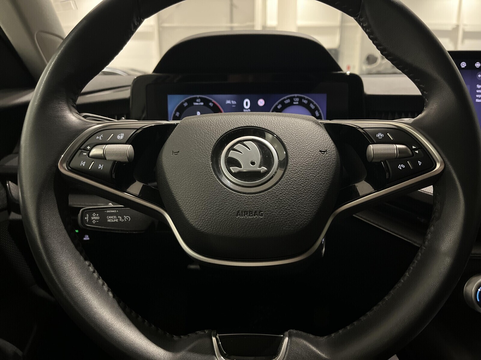 Škoda Superb Combi - zdjęcie 16