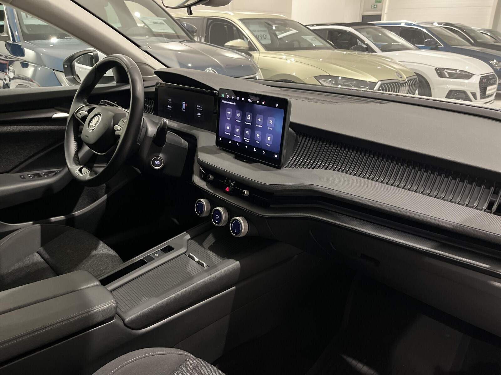 Škoda Superb Combi - zdjęcie 12
