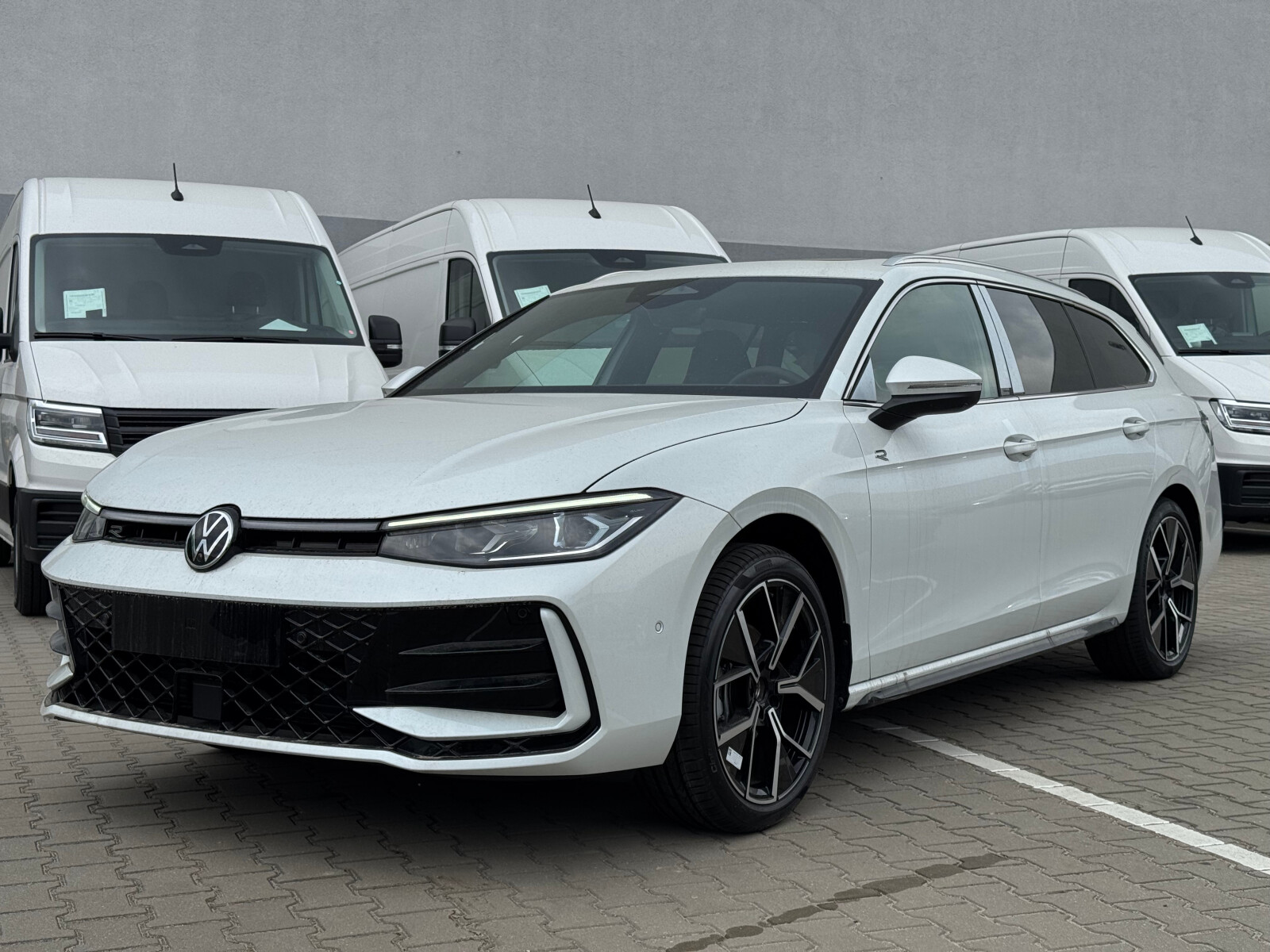 R-Line Plus 204KM! Harman Kardon! Led Matrix! Kamera 360! Od Ręki!