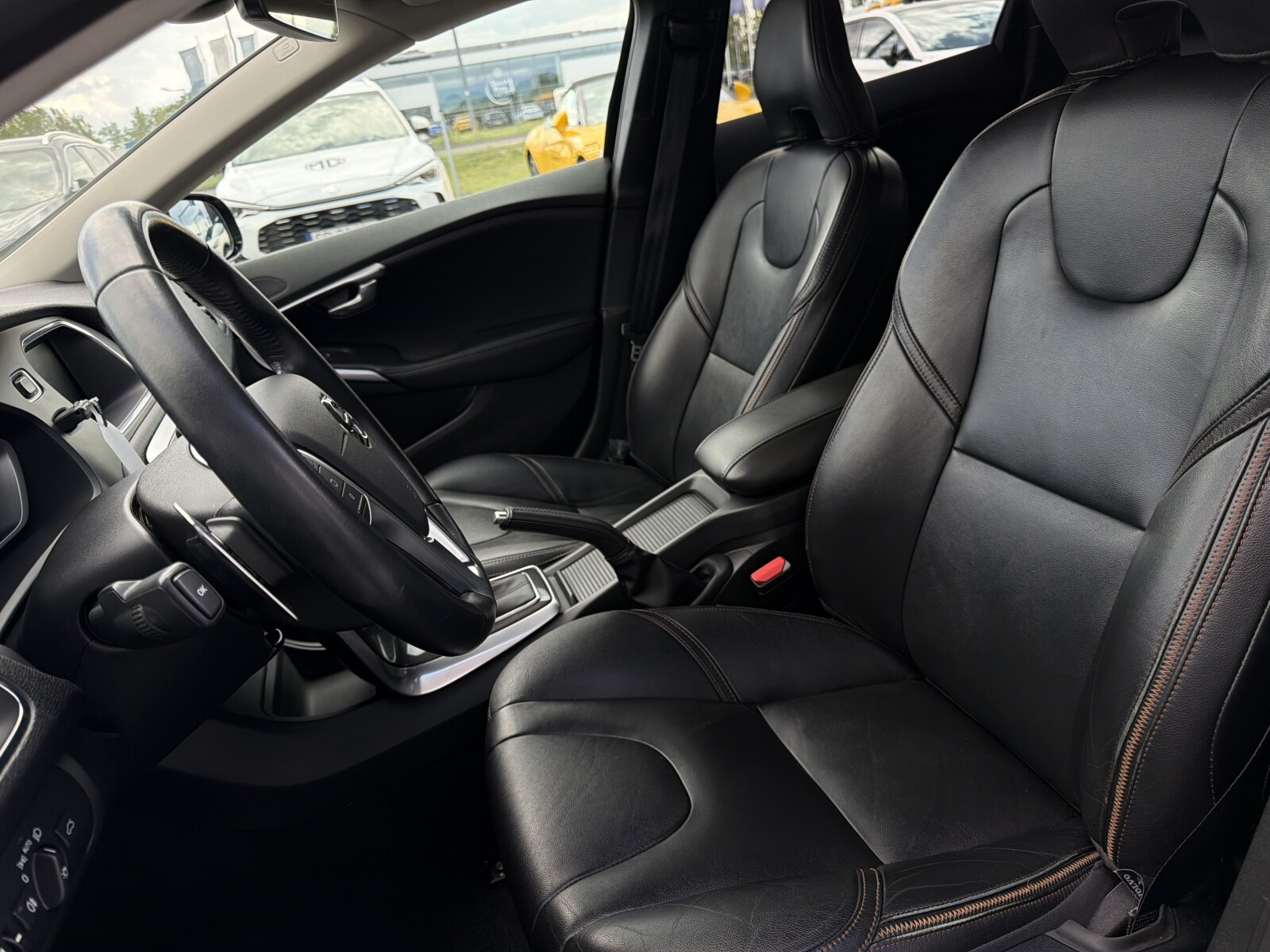 Volvo V40 - zdjęcie 12